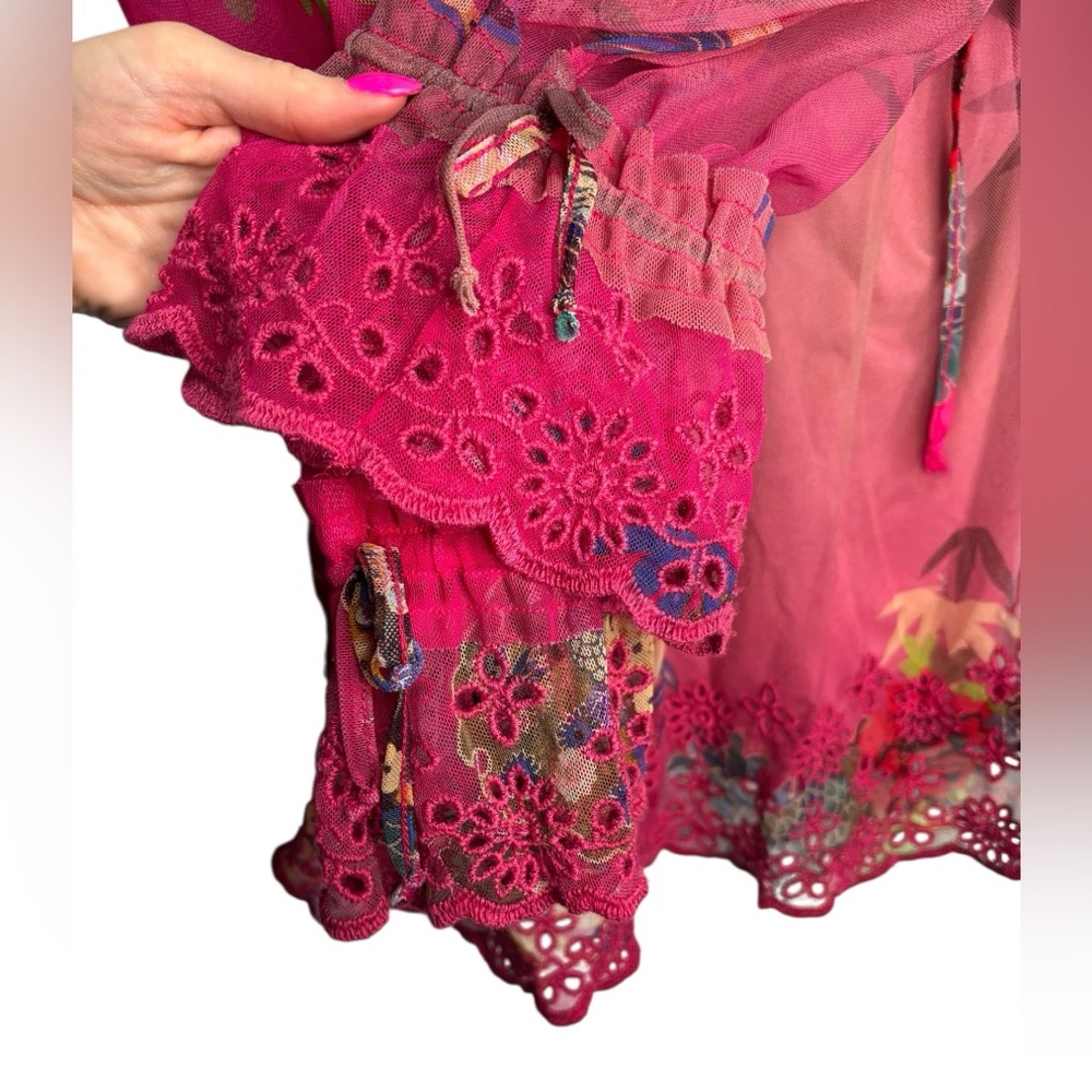 NEW Johnny Was BIYA Mazzy Floral Print Embroidered Mesh Split V-Neck Blouse XL - Picture 3 of 13